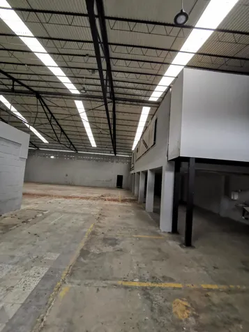 SE ALQUILA BODEGA EN LA URUCA en Uruca, San José — $17,415 - Foto 3 de 13