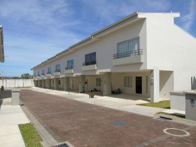 VENTA DE CASA, HEREDIA, SANTA BÁRBARA, AVENUE SANTA BÁRBARA  in Santa Bárbara, Heredia — $195,000