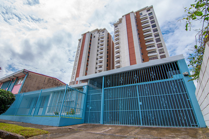 VENTA DE CASA USO MIXTO, SAN JOSÉ, SABANA NORTE, MATA REDONDA en Mata Redonda, San José — $389,000