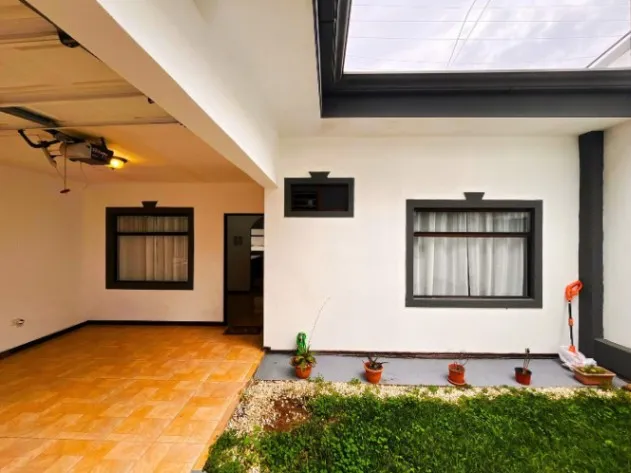 Venta de Casa en Dulce Nombre, Cartago. en Dulce Nombre, Cartago — $123,000