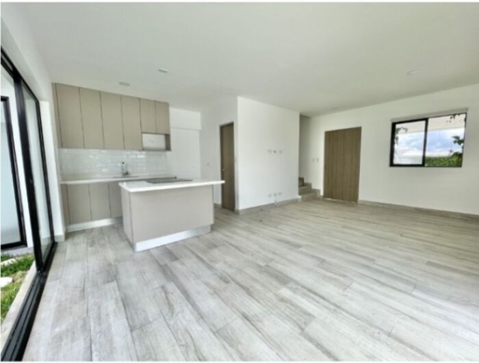 ALQUILOY VENDO CASA EN CONDOMINIO, SANTA ANA. en Santa Ana, San José — $1,850