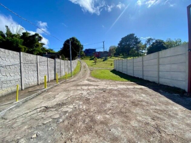 Amplio lote con 6 casas ideal para proyecto residencial o desarrollo inmobiliario #25-1244 GS en Paracito, Santo Domingo, Heredia — $3,400,000