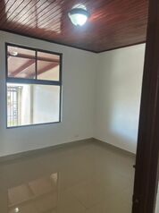 VENTA DE CASA, SAN JOSÉ, GUADALUPE, EL CARMEN, URBANIZACIÓN BERNARDO IGLESIAS - 9709043 en Guadalupe, Goicoechea, San José — 90 000 000 ₡ - Foto 4 de 12