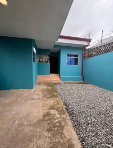 Alquiler de casa 3 habitaciones en Urbanización segura  in Dulce Nombre, Cartago — ₡ 385 000