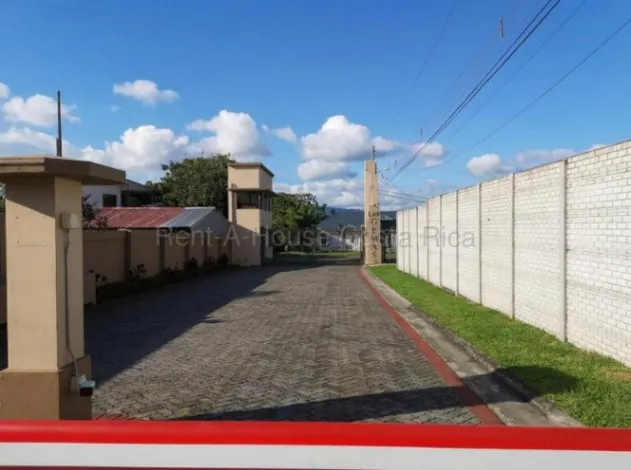 Venta de Lote en San Isidro de Heredia. RAH 26-862 en San Isidro, Heredia — $483,340