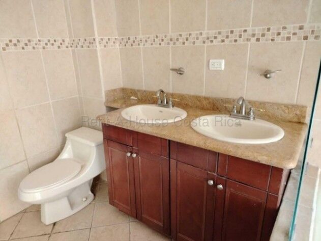 Venta de Apartamento en San Rafael de Escazú. RAH 26-2188 en San Rafael, Escazú, San José — $395,000