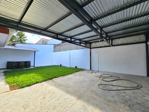 CASA CON APARTAMENTO INDEPENDIENTE EN ROHRMOSER. in Pavas, San José — $400,000 - Photo 2 of 29