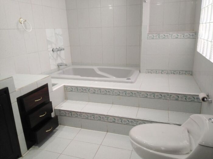 Venta casa de un nivel con jardín y parqueo para 2 vehículos #26-295 GS en Mata de Plátano, Goicoechea, San José — $189,000
