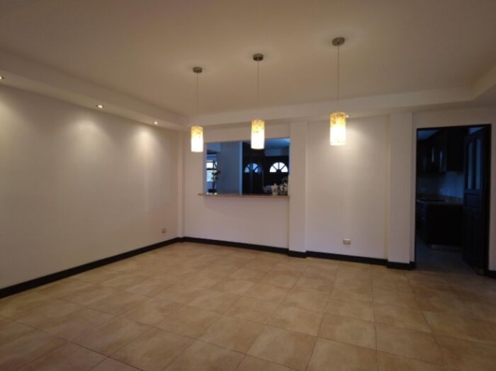 Amplia y Cómoda Casa en Venta en Goicoechea, San José. en Mata de Plátano, Goicoechea, San José — $460,000