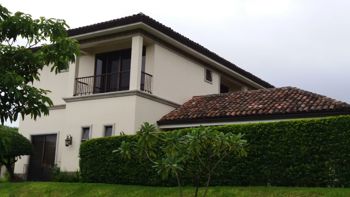 Bella Mansión en Condominio de Lujo Alajuela en San Antonio, Belén, Heredia — $595,000 - Foto 4 de 13