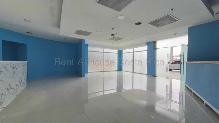 Venta de Moderno Local Comercial en Plaza Murano, Santa Ana / Mls. 26-2045 OFC JB en Santa Ana, San José — $780,000 - Foto 2 de 10
