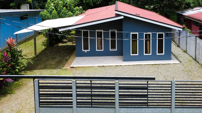Casa Moderna Cerca de Dominical in Savegre, Quepos, Puntarenas — $135,000
