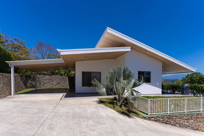 Modern Single-Level Home In Atenas Costa Rica | Gated Community in Concepción, Atenas, Alajuela — $220,000