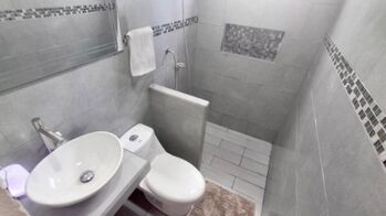 Casa en Venta en La Lima, Cartago -Ubicación Estratégica y Gran Potencial de Inversión in San Nicolás, Cartago — 65 000 000 ₡ - Photo 4 of 16