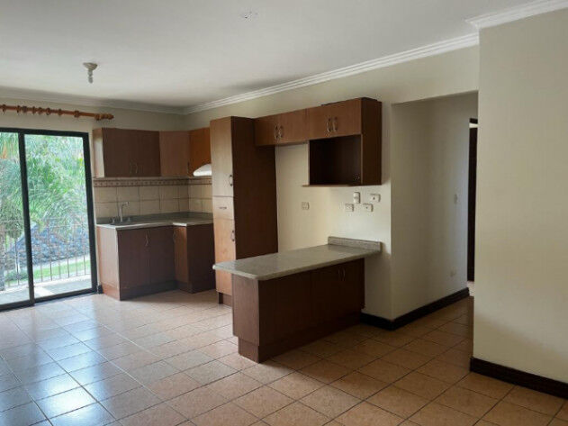 Venta de Apartamento en Condominio Torre del Sol, zona de Tres Rios en Concepción, La Unión, Cartago — $120,000