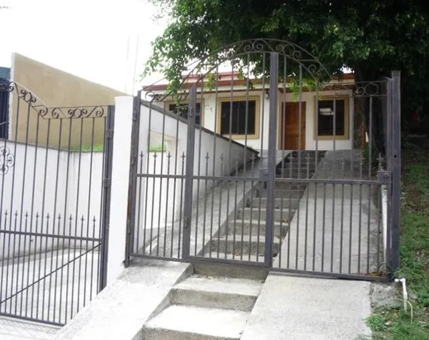 Venta de Casa en Flores-San Joaquín. RAH 27-856 in San Joaquín, Flores, Heredia — $298,000