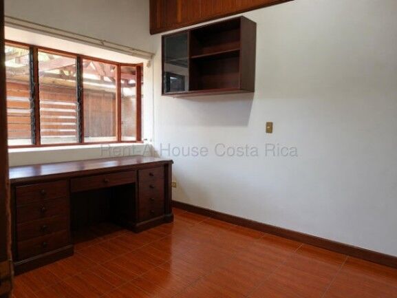 Venta de Casa en Santa Ana-Uruca. RAH 26-1971 in Uruca, Santa Ana, San José — ₡ 140 000 000
