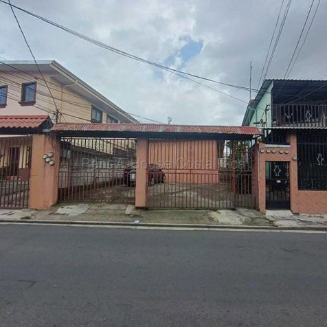 Venta de Propiedad de 4 Aptos Independientes en Desamparados, San José. RAH 27-611 in Desamparados, San José — $400,000