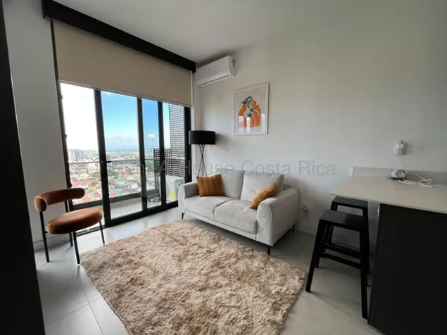 Alquiler de Apartamento AMUEBLADO en Torre en Rohmoser. RAH 27-920 en Pavas, San José — $1,100