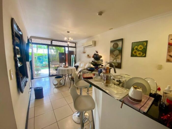 Venta de apartamento en primer piso en Avalon Country Santa Ana in Uruca, Santa Ana, San José — $165,000