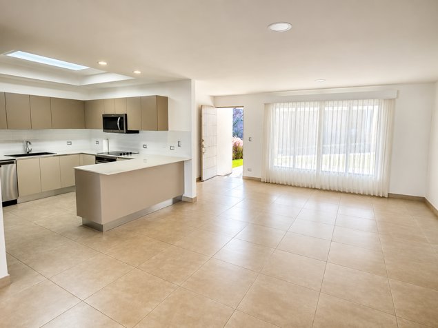 Casa En Alquiler En Condominio Source Living, Escazú en San Rafael, Escazú, San José — $2,700 - Foto 2 de 14