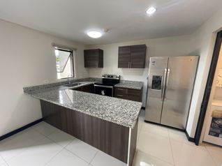 Apartamento en venta Brasil de Mora, Condominio del Rio en Brasil, Santa Ana, San José — $185,000 - Foto 4 de 17