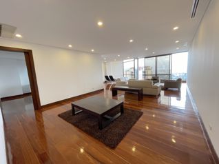 Apartamento de lujo en alquiler, condominio Monteplata. en Escazú, San José — $1,100,000 - Foto 4 de 36