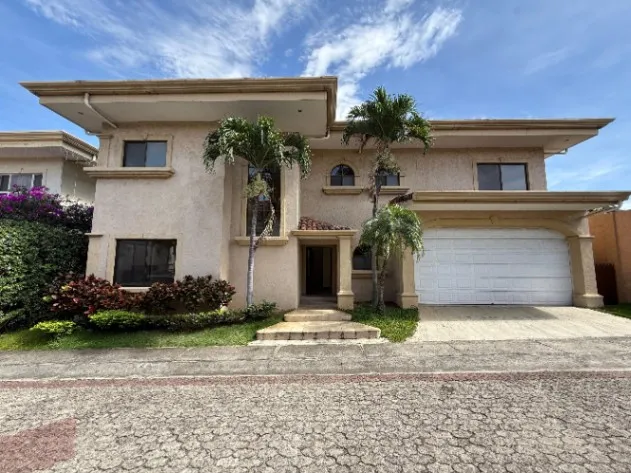 🏡Alquiler de casa en Belén, Heredia, excelente precio✨ en San Francisco, Heredia — $2,300