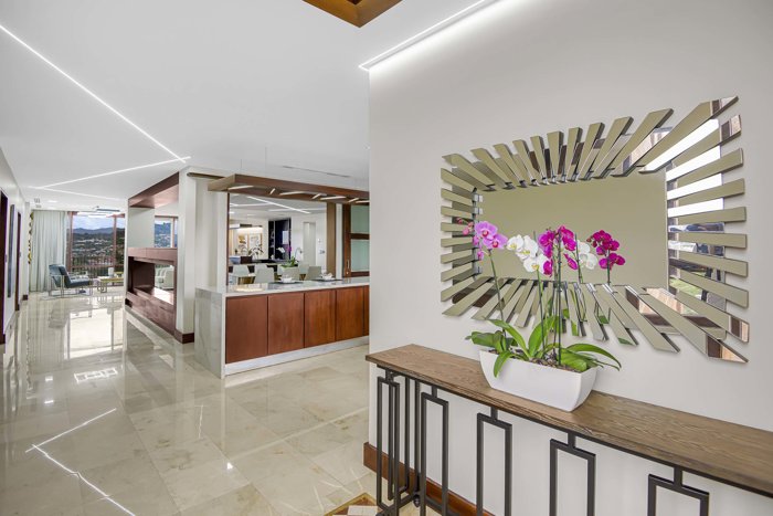 Apartamento de Lujo en Monte Plata, Escazú – 370 m² en Escazú, San José — $6,000 - Foto 2 de 33