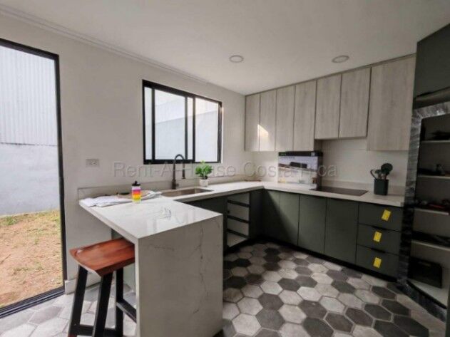 Venta de Casa en Moravia-San Vicente. RAH 25-992 en San Vicente, Moravia, San José — $198,500