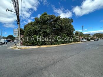 Venta de Confortable Casa en Santa Ana / Mls. 26-1477 OFC JB in Santa Ana, San José — $500,000 - Photo 5 of 10