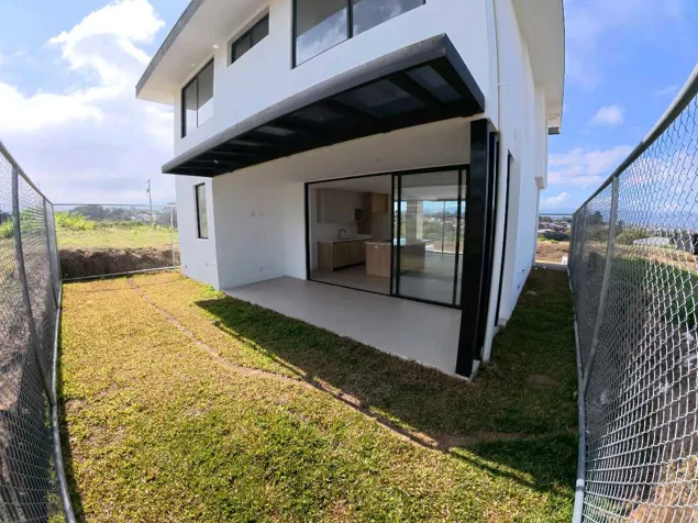 ESTRENE CASA EN CONDOMINIO TERUMA, MORAVIA. en La Trinidad, Moravia, San José — ₡ 139 000 000 - Foto 2 de 35