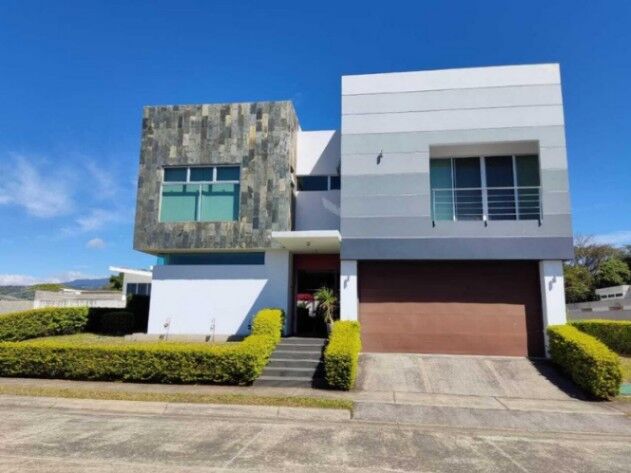 Venta de Casa en Alajuela. RAH 25-382 in Alajuela — ₡ 315 000 000