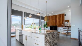 Diseños y acabados ultramodernos con influencia europea in Atenas, Alajuela — $450,000 - Photo 2 of 19