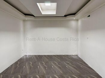 Venta de casa remodelada con 4 habitaciones en Alajuelita #26-2263 GS in San Felipe, Alajuelita, San José — $167,786 - Photo 4 of 12