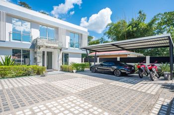 Villa moderna de lujo de 8 dormitorios en Jacó, Costa Rica in Jacó, Garabito, Puntarenas — $1,200,000 - Photo 2 of 25