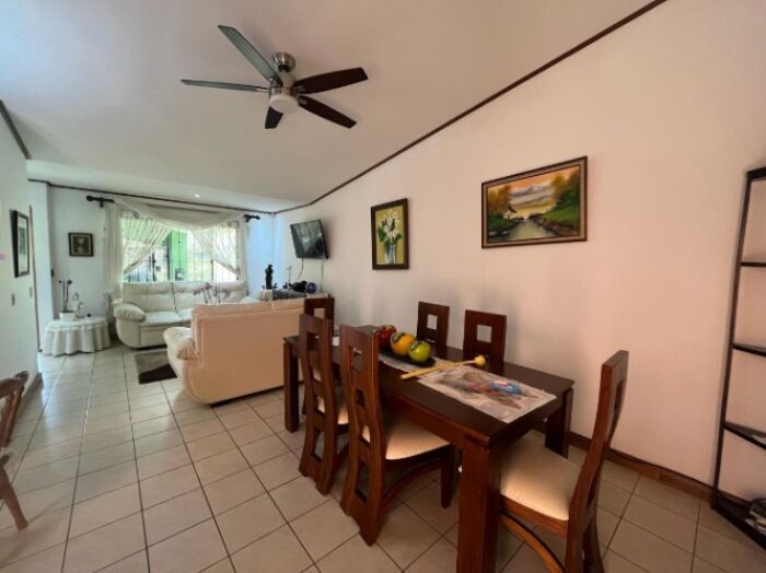 VENTA CASA DE 1 PLANTA EN RESIDENCIAL SANTA ANA POZOS 3 HAB in Pozos, Santa Ana, San José — $195,000