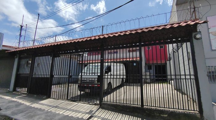 Se vende propiedad con dos apartamentos en Goicochea en San Francisco, Goicoechea, San José — $266,800