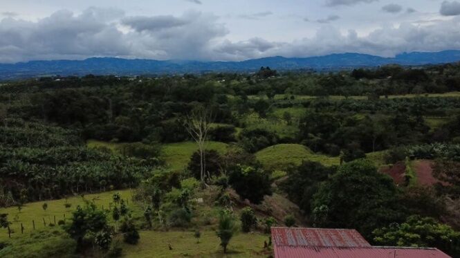 CONSTRUYA SU HOGAR IDEAL EN LA LINDA DE GENERAL VIEJO - LOTE DE 2,744 M² EN VENTA in San Isidro De El General, Pérez Zeledón, San José — $36,000