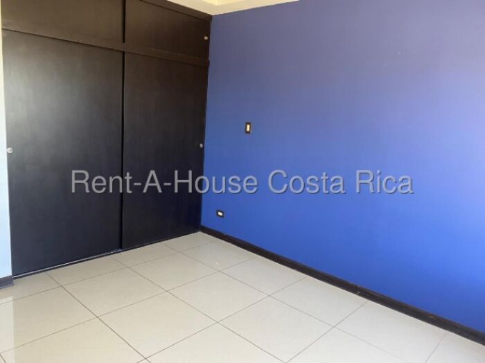 Se alquila apartamento en Ulloa Heredia 26-1432 en Ulloa, Heredia — $1,300