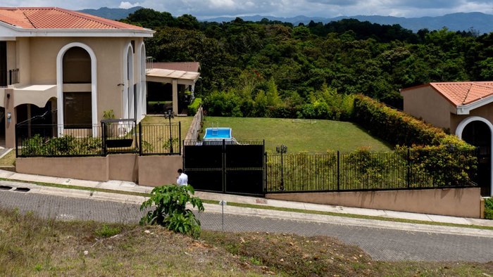 Venta de Lote en Condominio Isabella Del Carmen in Mata de Plátano, Goicoechea, San José — $130,000 - Photo 2 of 14