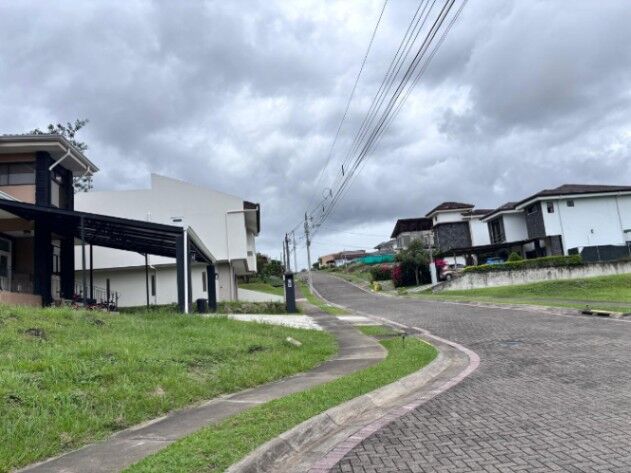 Se venden LOTES en CONDOMINIOS La Guácima Alajuela in Guácima, Alajuela — $100,000