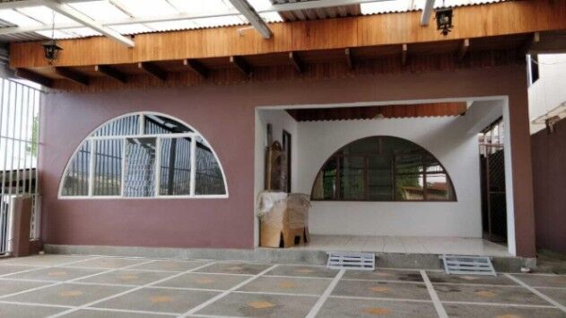 Tu Espacio, Tus Reglas: Casa con Loft Independiente en Guadalupe, Goicoechea, San José — $187,000