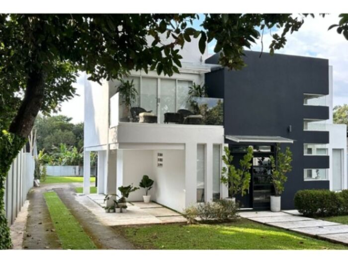VENTA DE CASA MODERNA, ALAJUELA, OROTINA CENTRO-9575465 en Orotina, Alajuela — $495,000