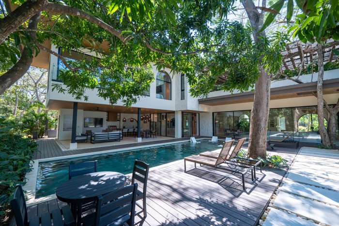 Ocean-Inspired Luxury Estate in Hacienda Pinilla en Tamarindo, Santa Cruz, Guanacaste — $5,300,000