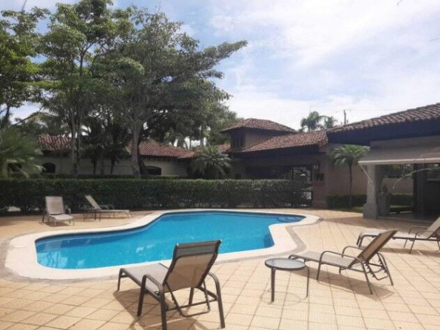 Venta de Casa en Pozos de Santa Ana. RAH 25-167 in Pozos, Santa Ana, San José — $695,000