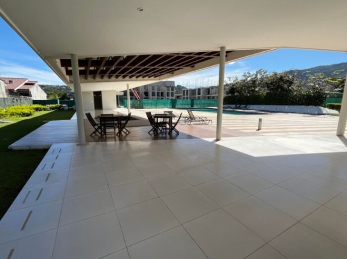 Venta de hermoso apartamento en Santa Ana 26-969 in Santa Ana, San José — $215,000