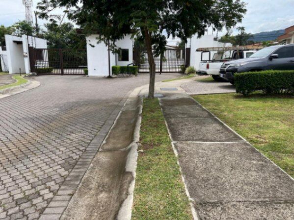 Venta de Lote en Uruca-Santa Ana. RAH 26-703 in Uruca, Santa Ana, San José — $230,000
