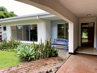 Venta Casa San Rafael, Escazú, Los Laureles - JB 1230 in San Rafael, Escazú, San José — $420,000 - Photo 2 of 31