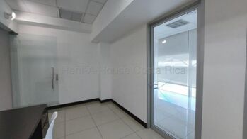 Venta de Exclusiva Propiedad Comercial en Plaza Murano-Santa Ana. in Santa Ana, San José — $345,000 - Photo 4 of 18